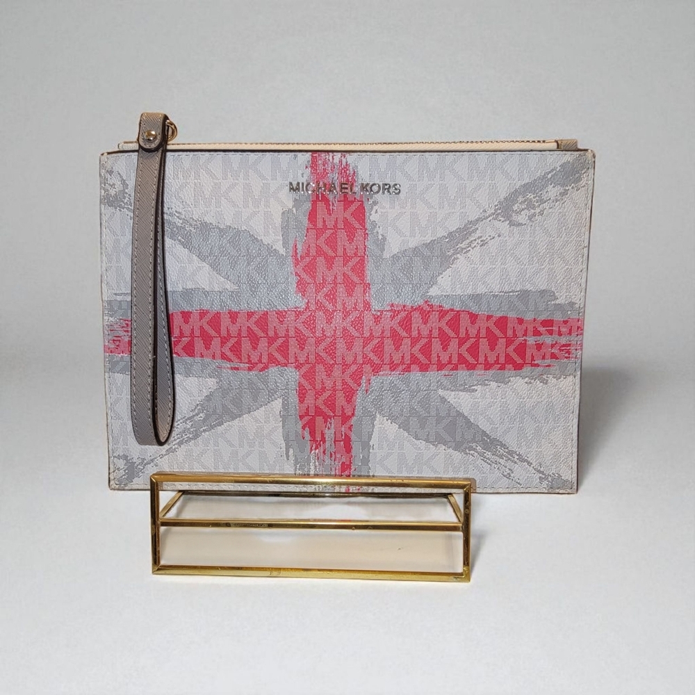 Michael Kors Elegant Gray Wristlet - Picture 1 of 3